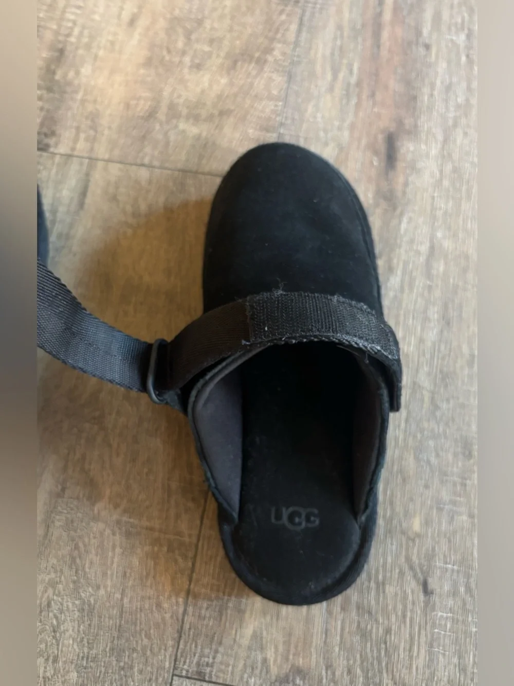 UGG goldenstar girl’s size 2 black slip on clog slippers with swivel heal strap